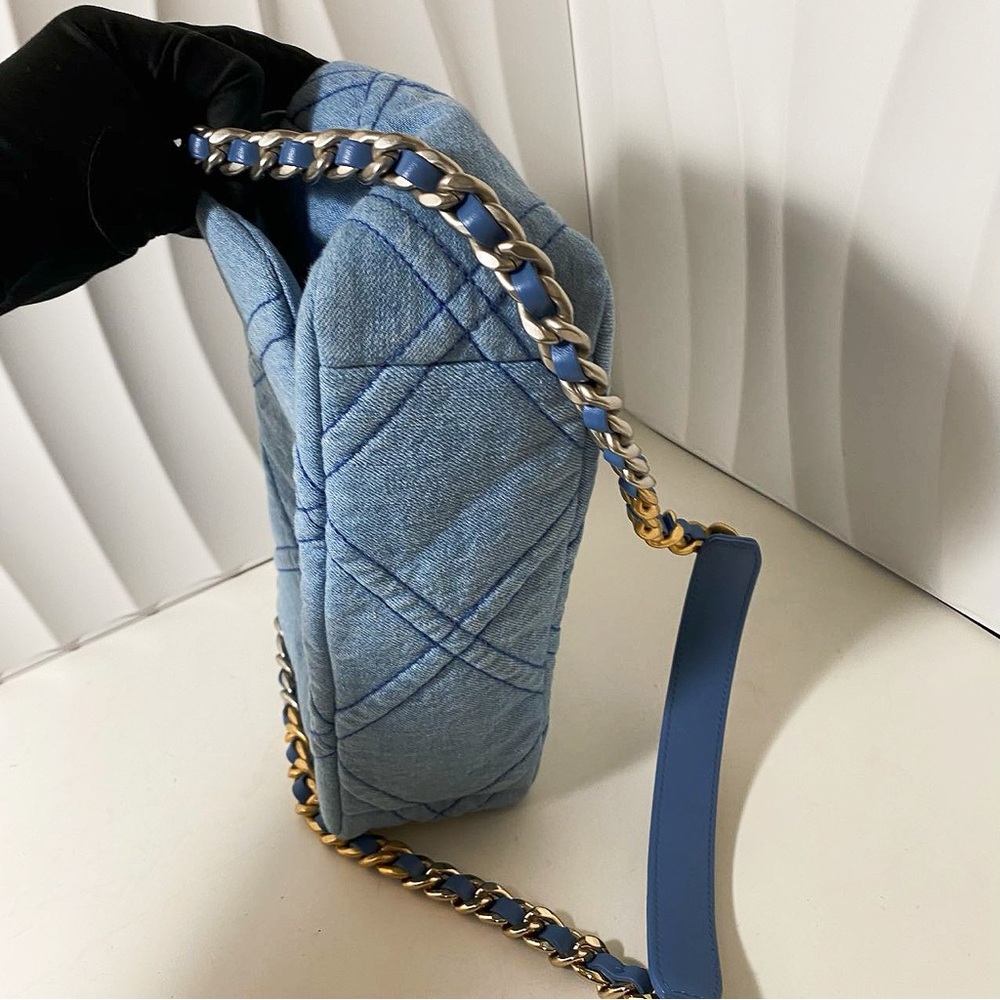 CHANEL 19 Handbag Medium Blue Denim - Picture 6 of 12